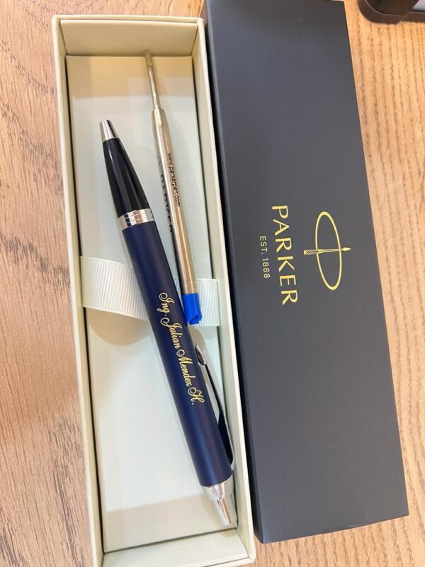 BOLÍGRAFO PARKER IM RETRACTIL AZUL, ACABADO CROMO (Incluye personalización en láser) - Image 3