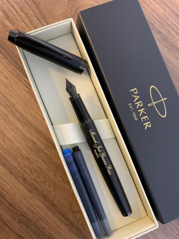 PLUMA PARKER IM NEGRO MATE, ACABADO NEGRO (Incluye personalización en láser) - Image 3