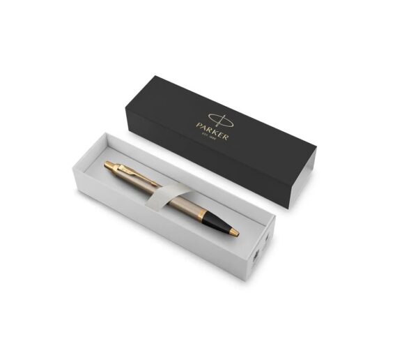 BOLÍGRAFO PARKER IM RETRACTIL METAL CEPILLADO ACABADO ORO (Incluye personalización en láser) - Image 3